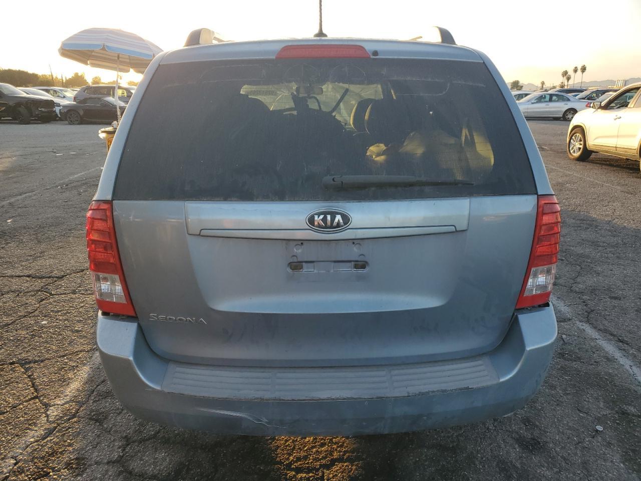 2012 Kia Sedona Lx - Фото 6