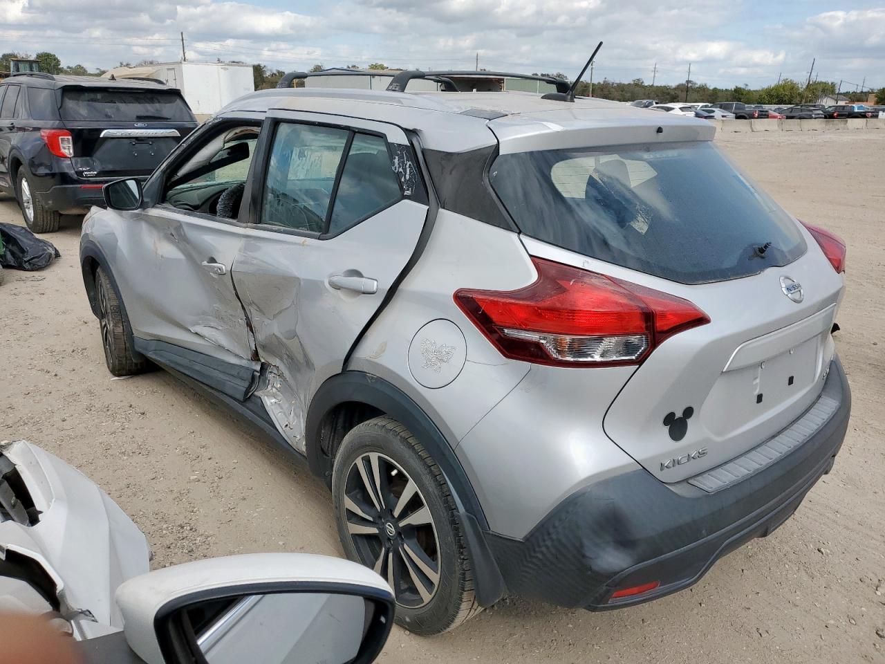 2019 Nissan Kicks S - Фото 2