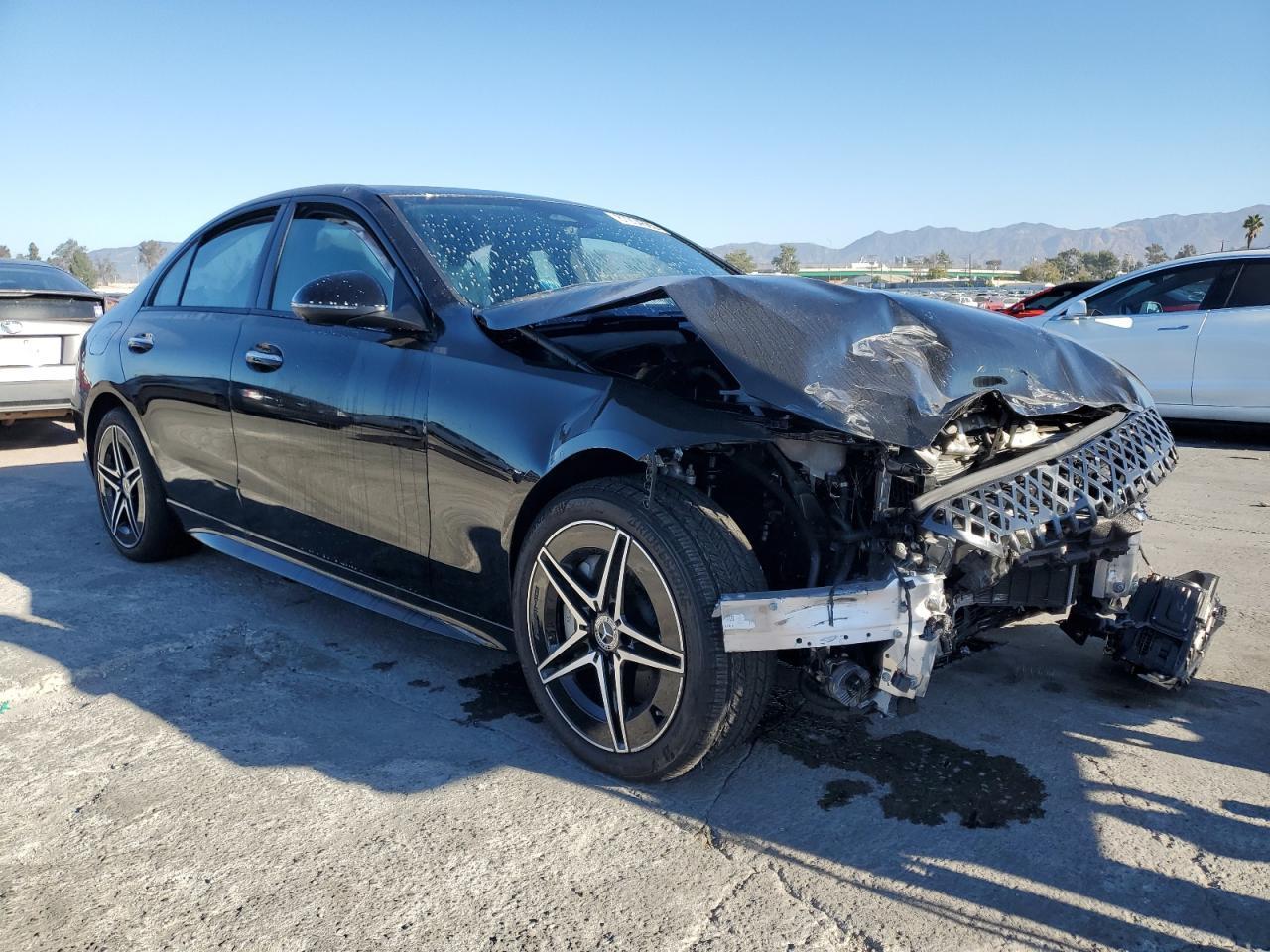 2025 Mercedes-Benz C 300 - Фото 4