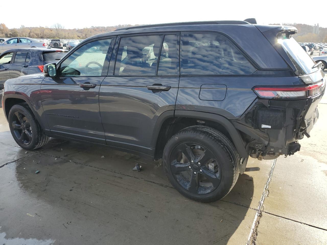2023 Jeep Grand Cherokee Limited - Image 2