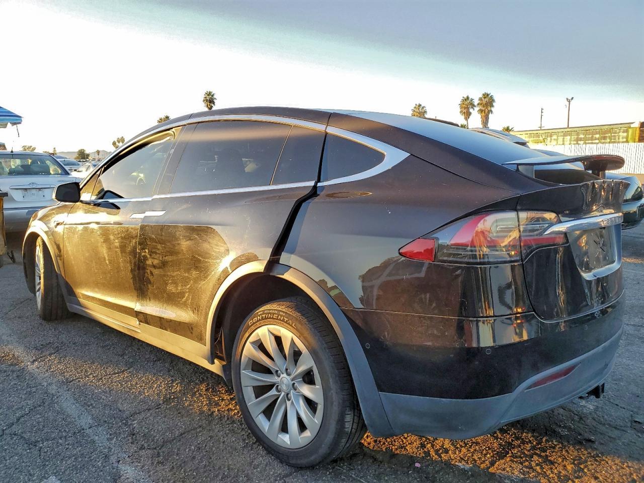 2018 Tesla Model X - Image 2