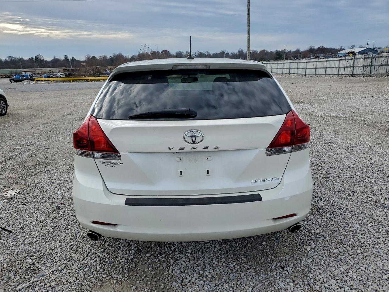 2013 Toyota Venza Le - Image 6