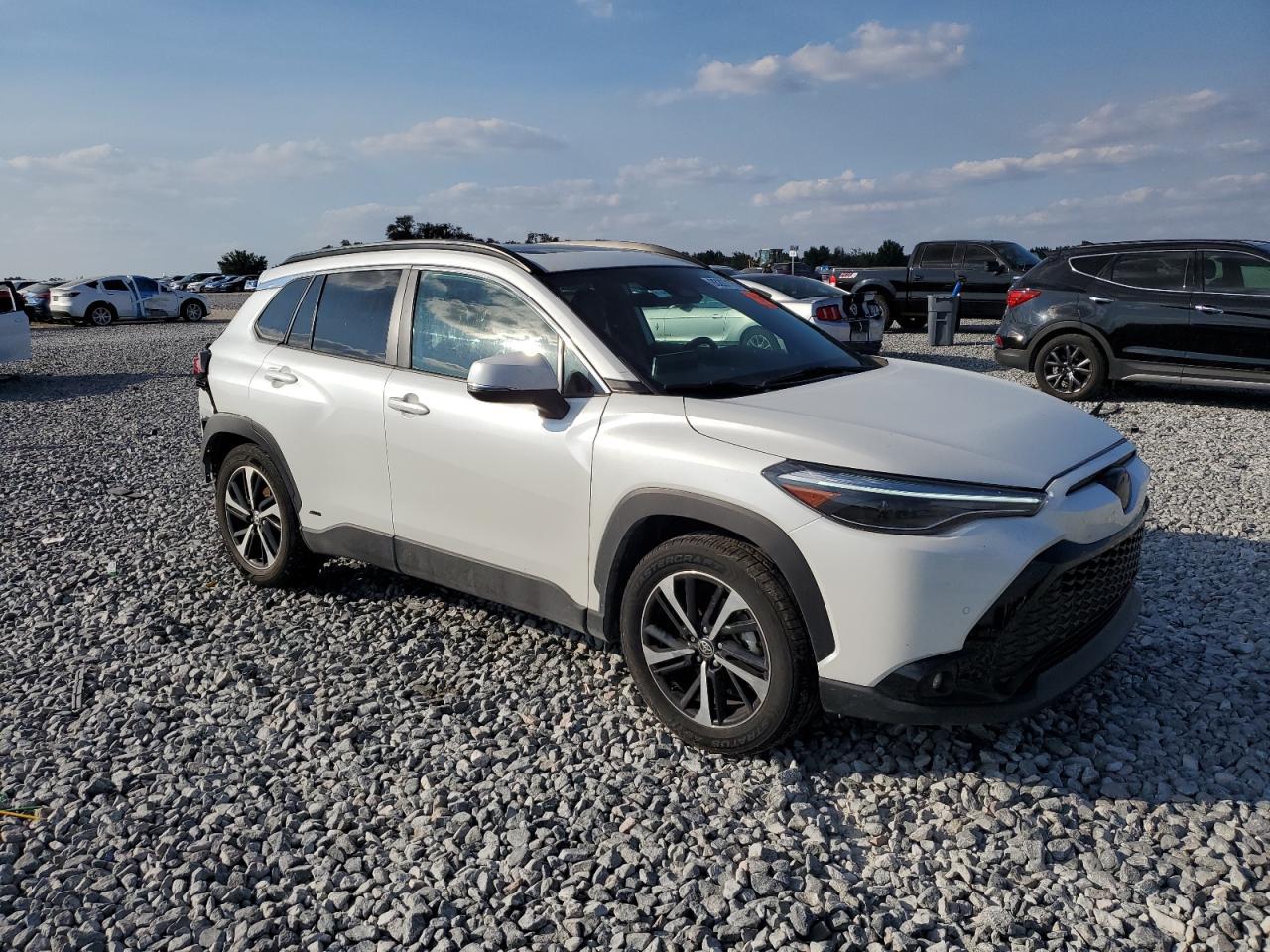 2023 Toyota Corolla Cross Le - Фото 4