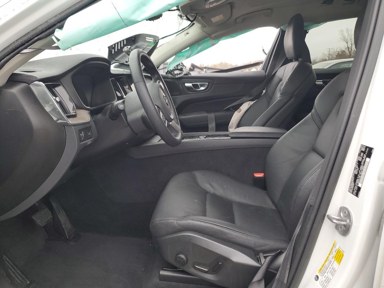 2022 Volvo Xc60 B5 Momentum - Image 7