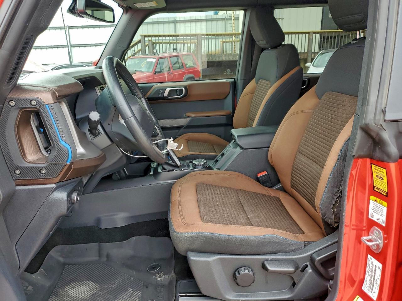 2022 Ford Bronco Base - Image 7