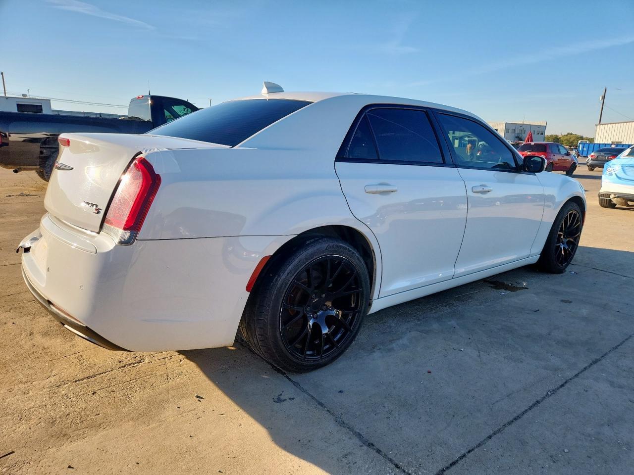 2021 Chrysler 300 S - Фото 3