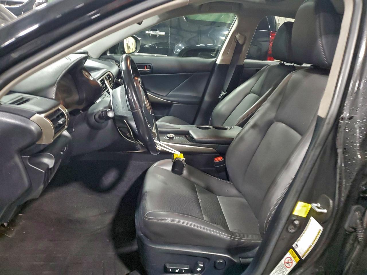 2016 Lexus Is 300 - Image 7