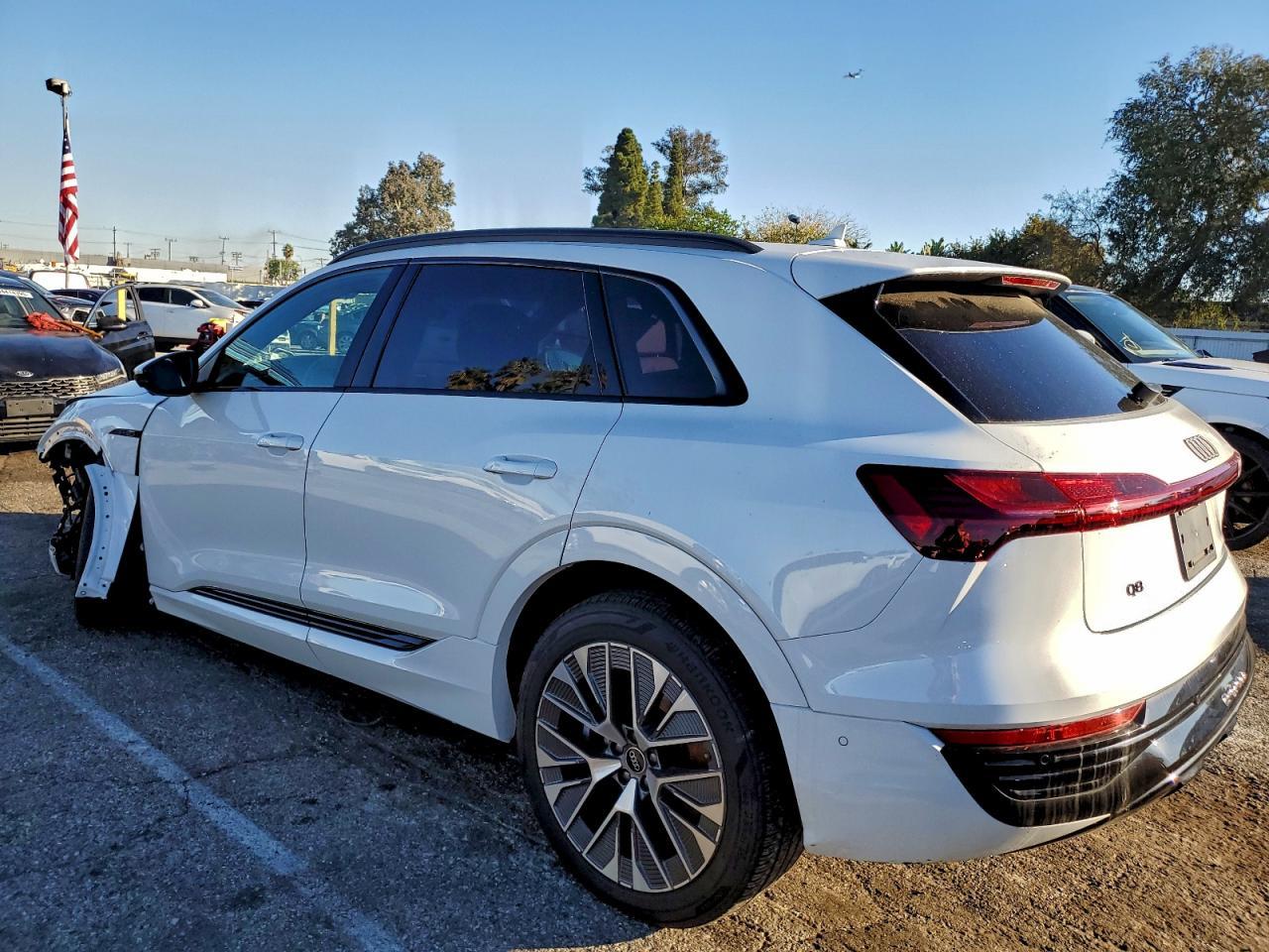 2024 Audi Q8 E-Tron Prestige - Image 2