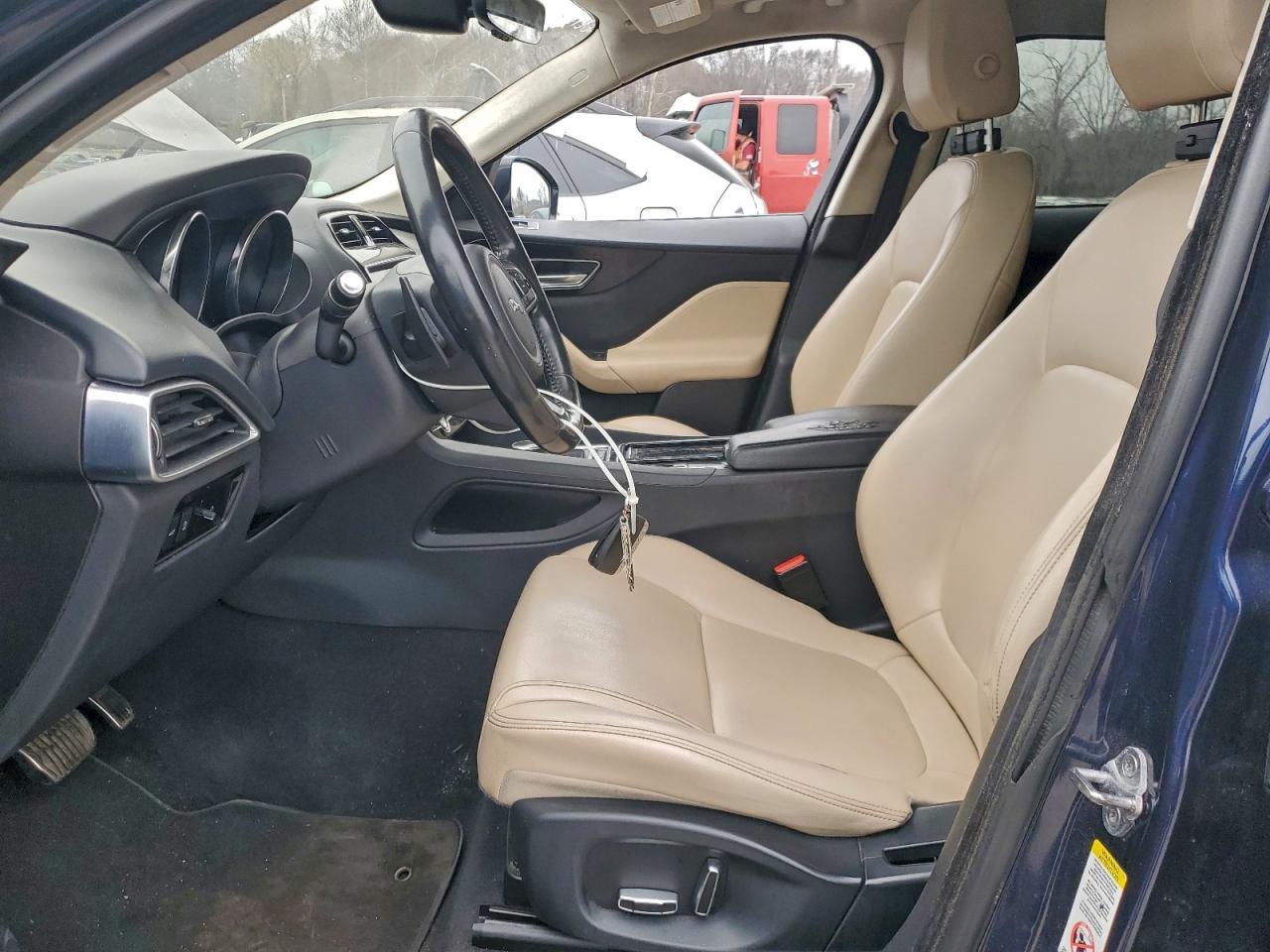 2019 Jaguar F-Pace Premium - Image 7