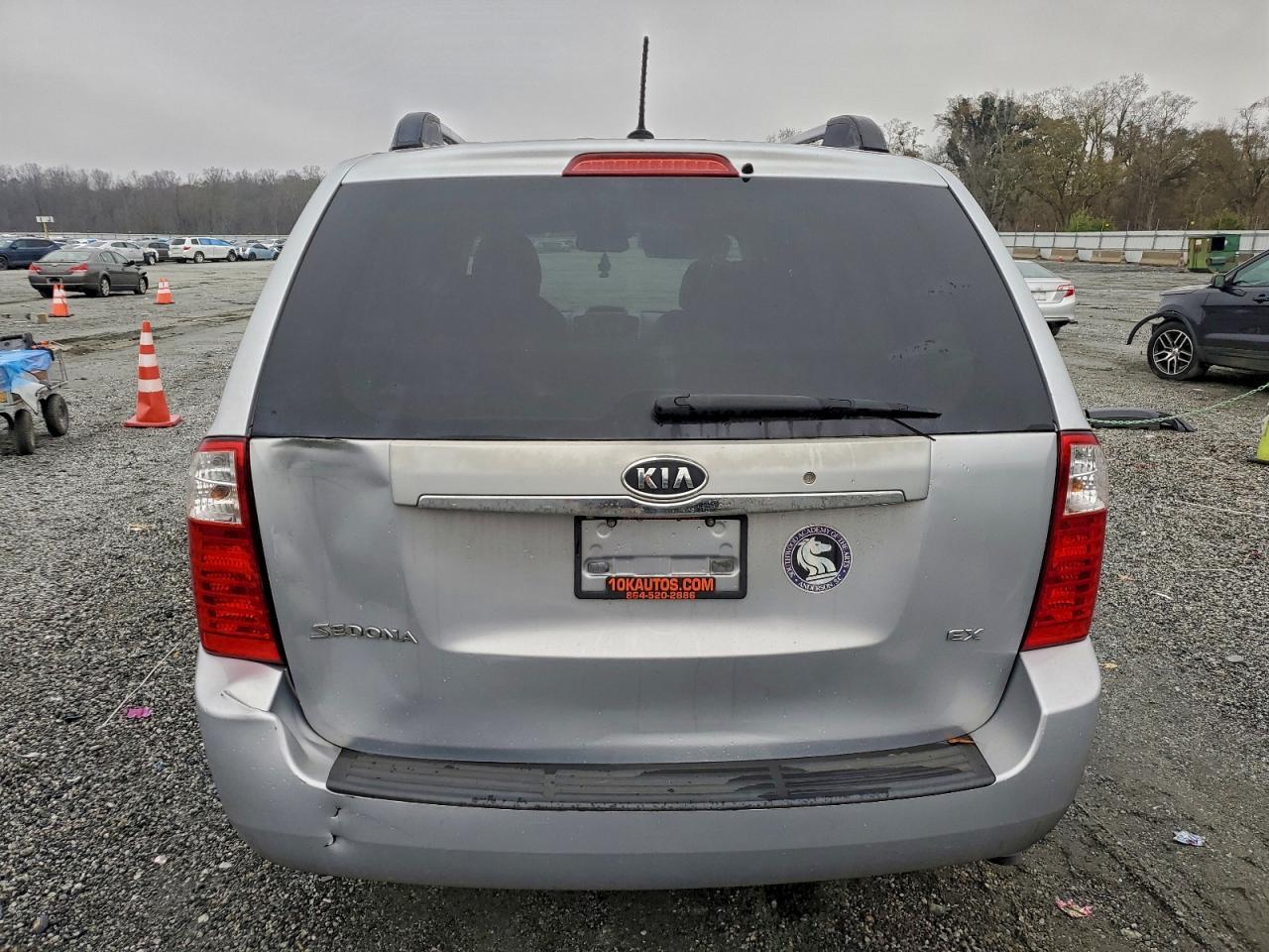 2009 Kia Sedona - Фото 6