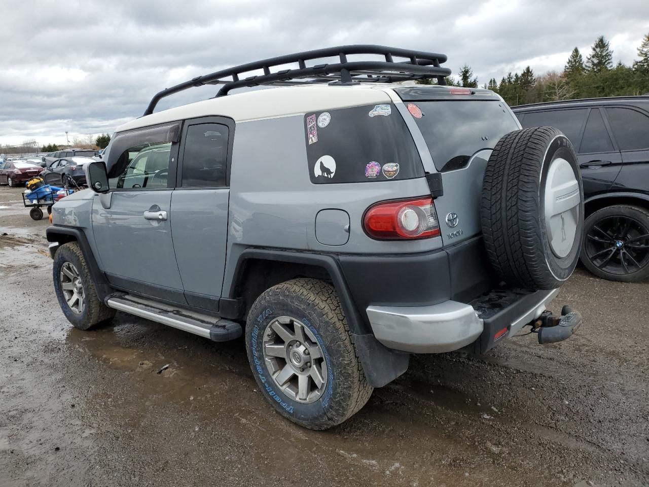 2014 Toyota Fj Cruiser - Image 2