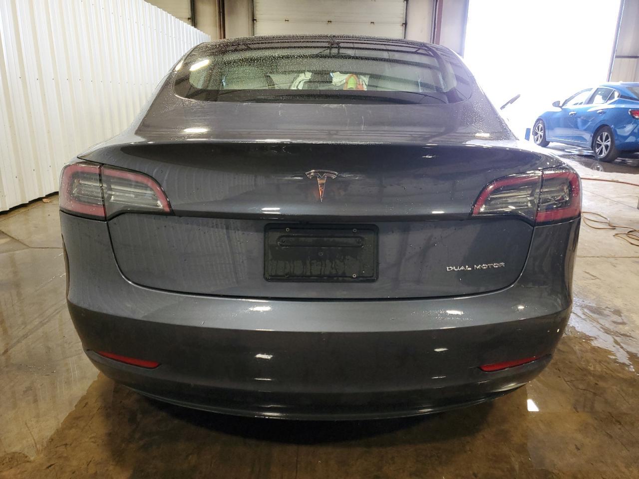 2022 Tesla Model 3 - Фото 6