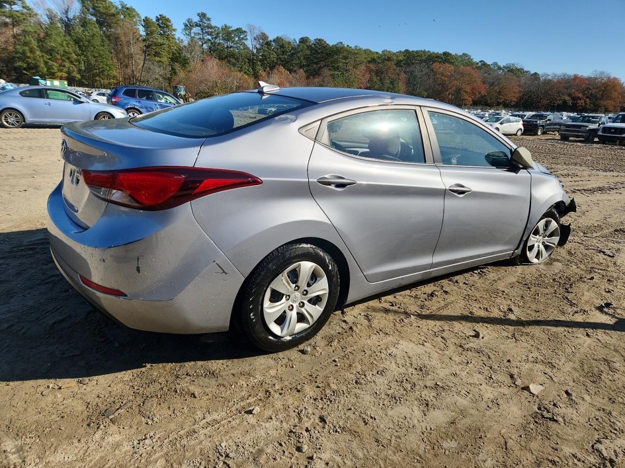 2016 Hyundai Elantra Se - Фото 3