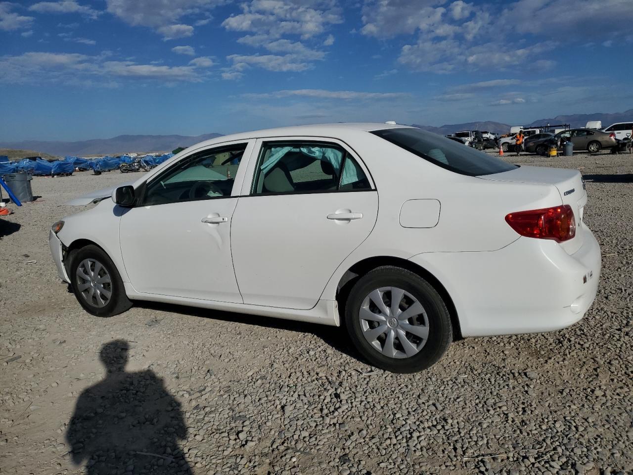2010 Toyota Corolla Base - Фото 2