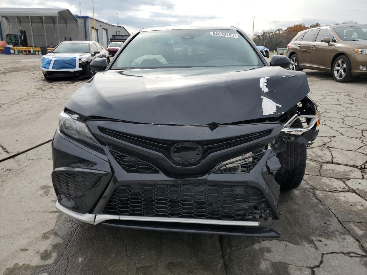 2021 Toyota Camry Se - Фото 5