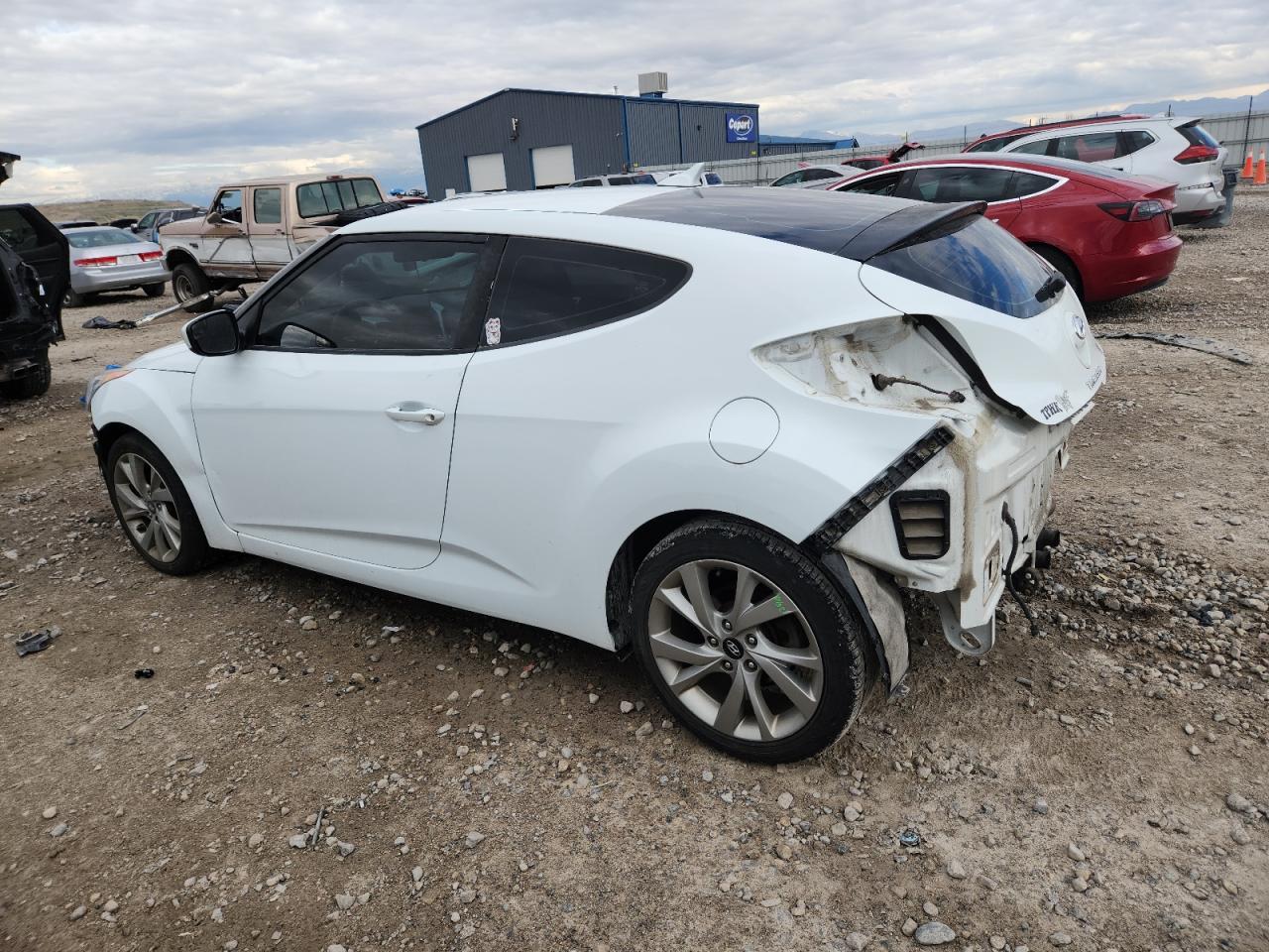 2016 Hyundai Veloster Base - Image 2