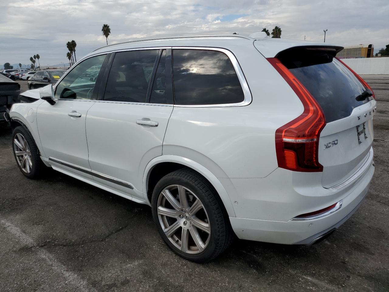 2017 Volvo Xc90 T8 - Фото 2