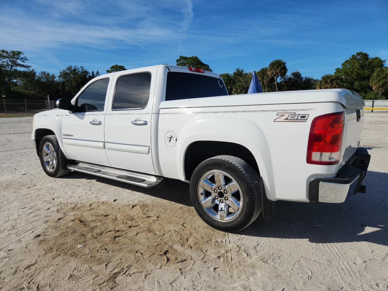 2012 GMC Sierra C1500 Sle - Image 2