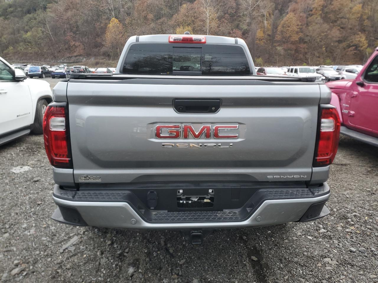 2024 GMC Canyon Denali - Image 6