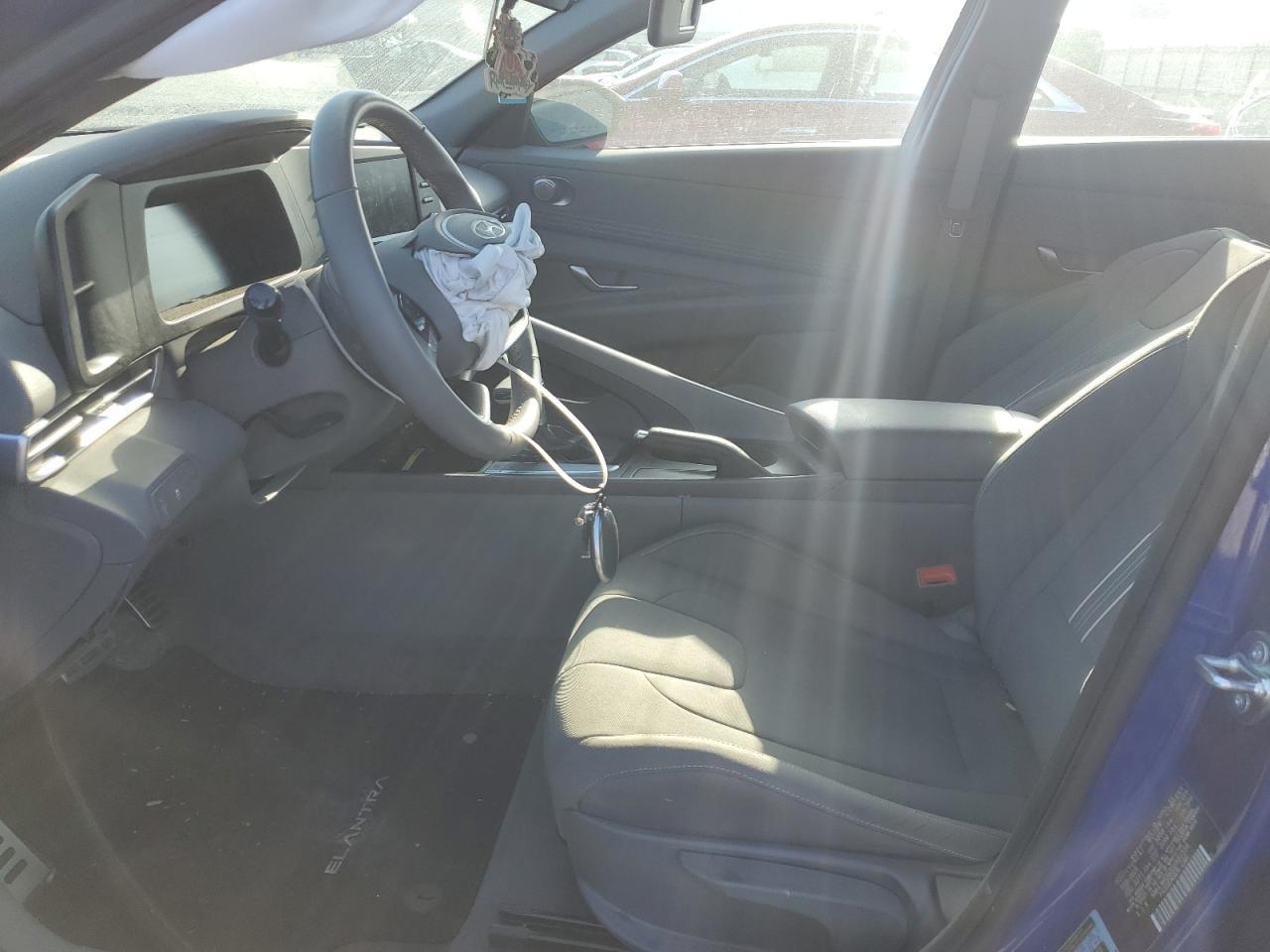 2025 Hyundai Elantra Sel Sport - Фото 7