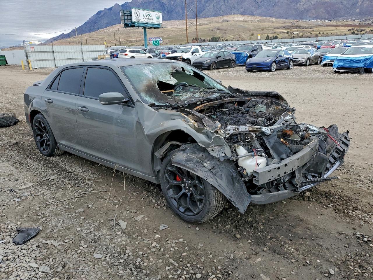 2017 Chrysler 300 S - Image 4