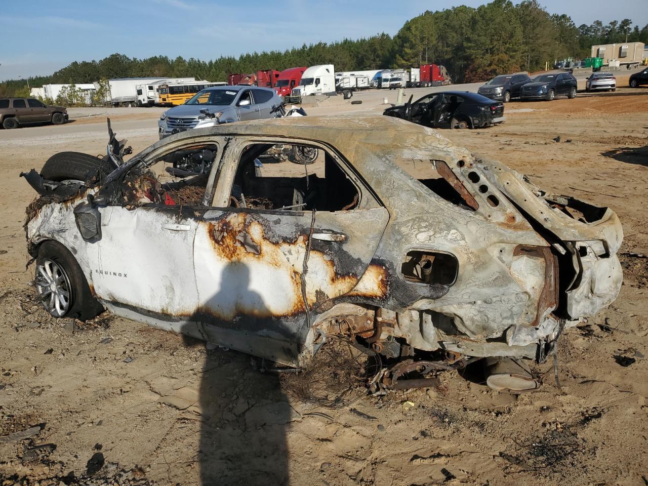 2020 Chevrolet Equinox Lt - Image 2