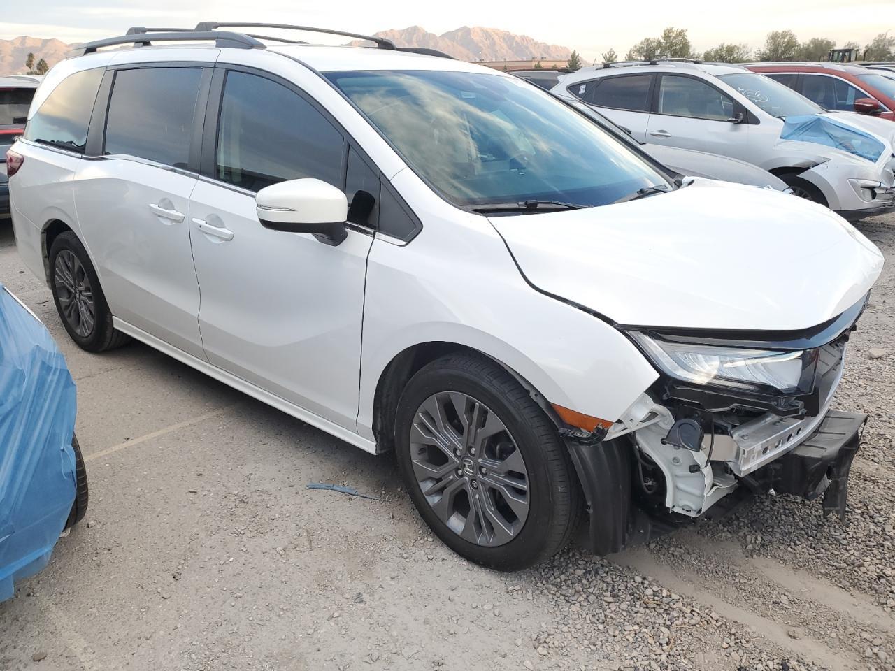 2025 Honda Odyssey Touring - Фото 4