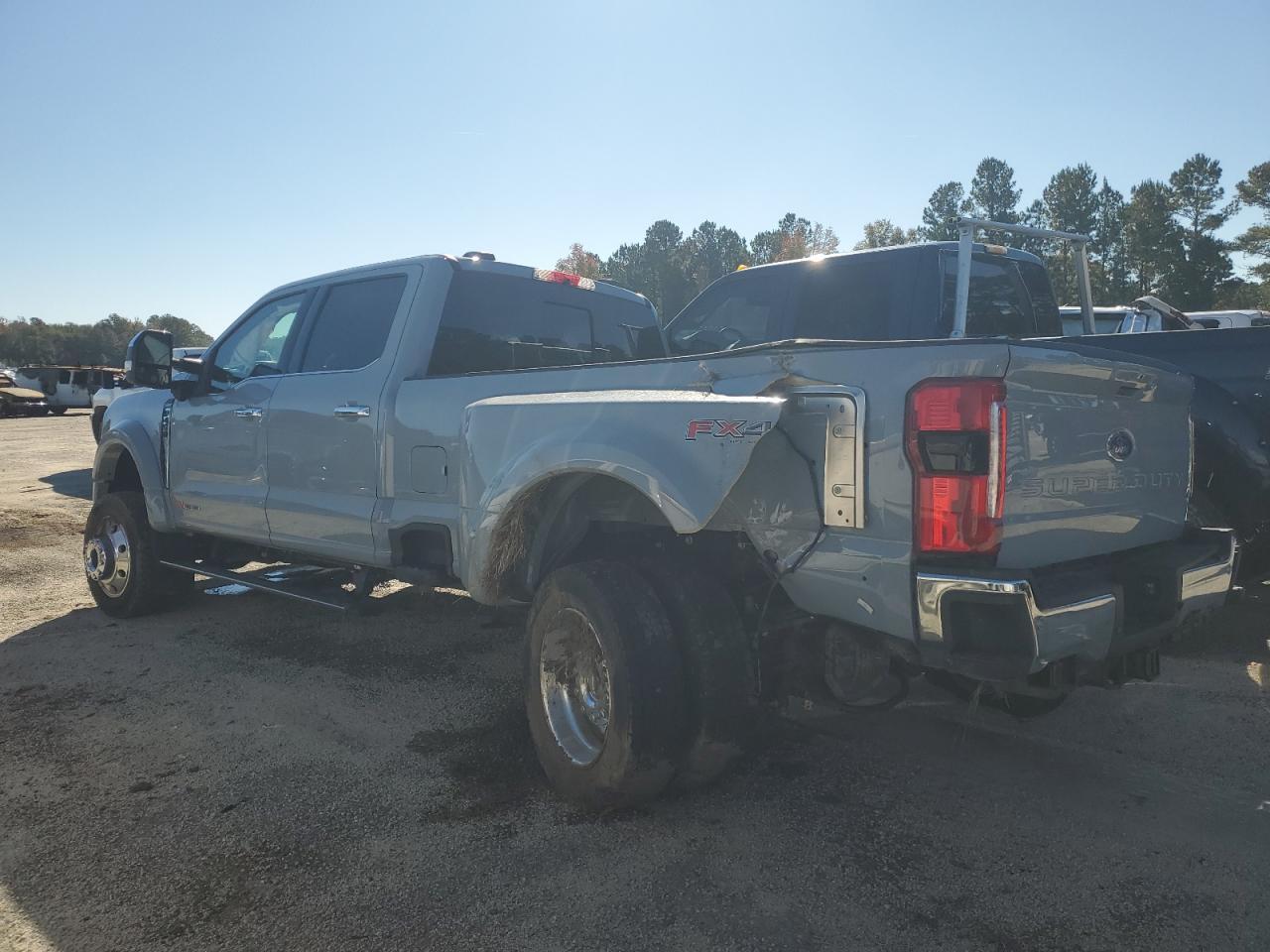 2025 Ford F450 Super Duty - Image 2