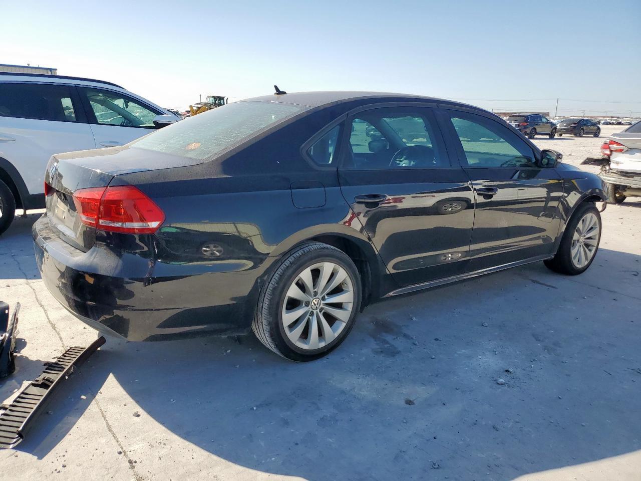 2014 Volkswagen Passat S - Фото 3