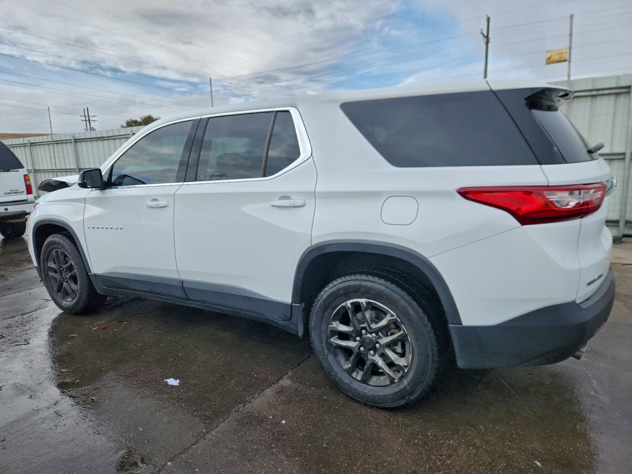 2020 Chevrolet Traverse Ls - Image 2