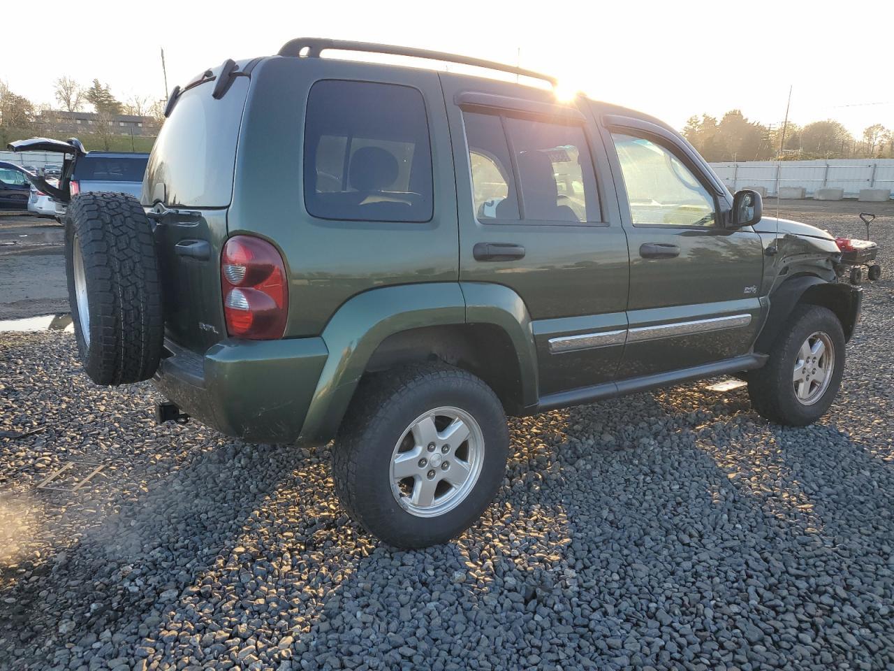 2006 Jeep Liberty Sport - Image 3
