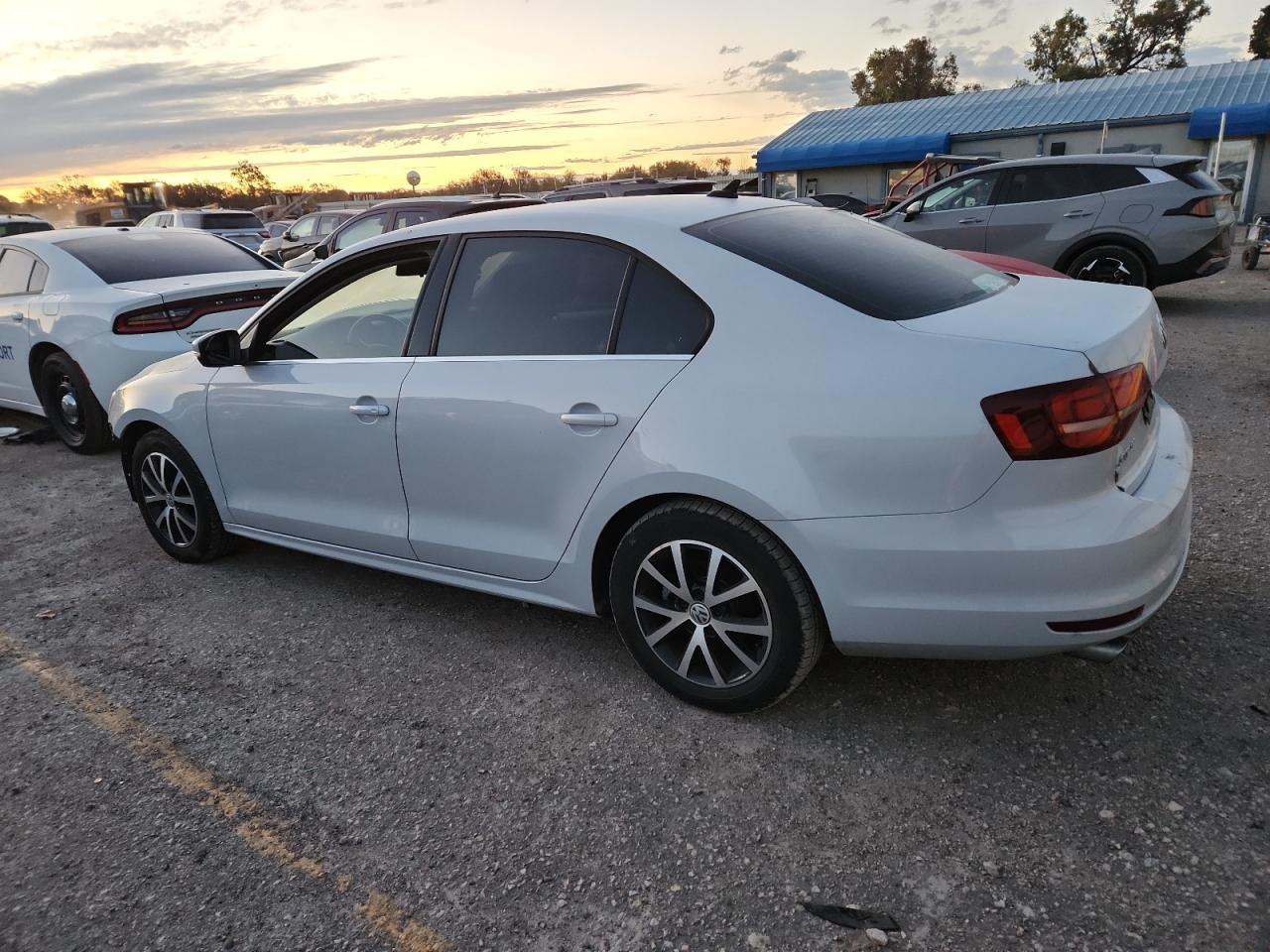 2018 Volkswagen Jetta Se - Image 2