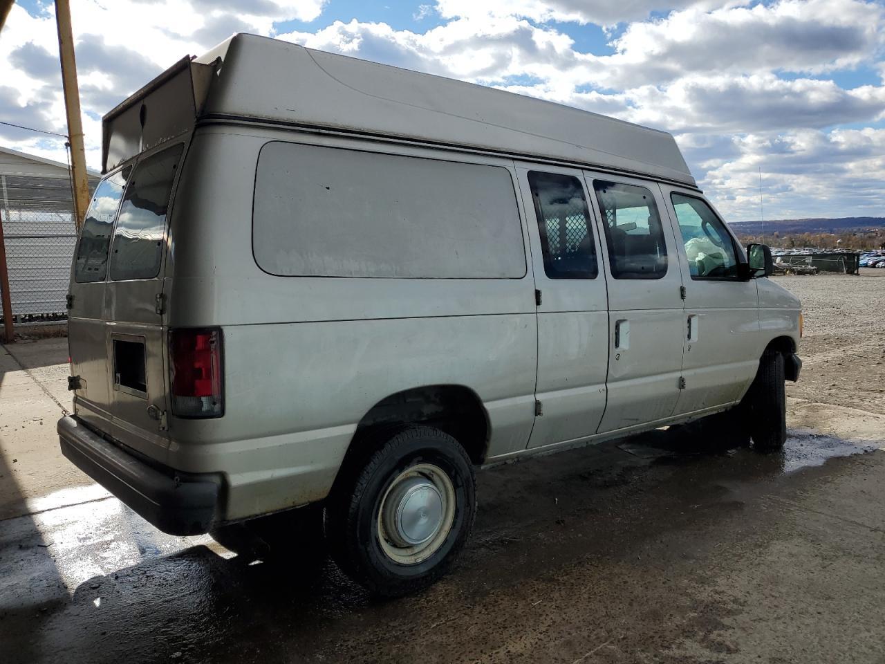 2003 Ford Econoline E250 Van - Фото 3
