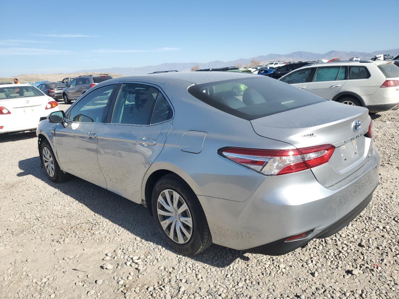 2018 Toyota Camry Le - Image 2