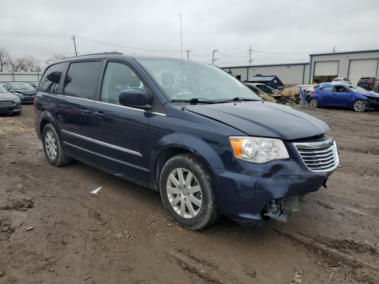 2014 Chrysler Town & Country Touring - Фото 4