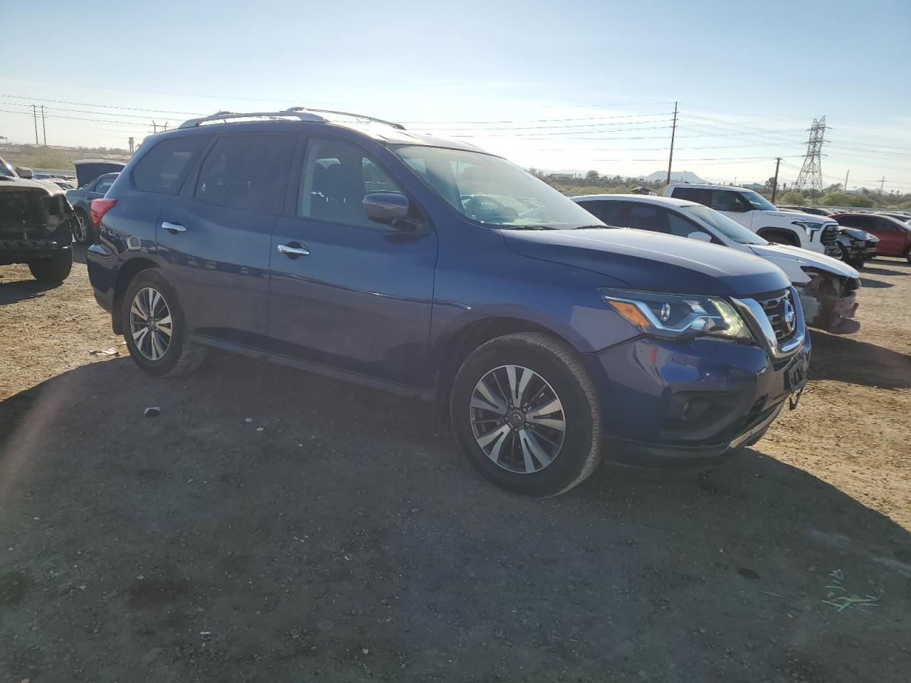 2017 Nissan Pathfinder S - Image 4