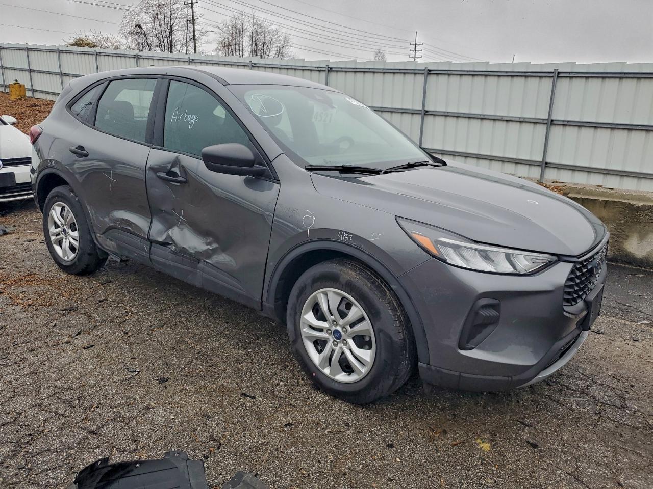 2023 Ford Escape - Image 4