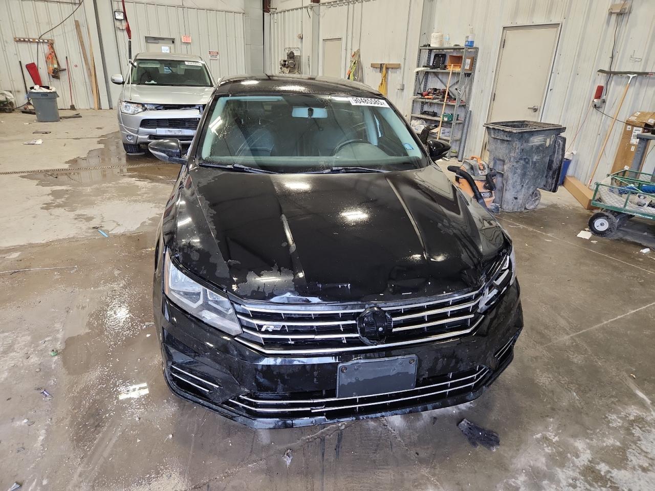 2016 Volkswagen Passat S - Фото 5