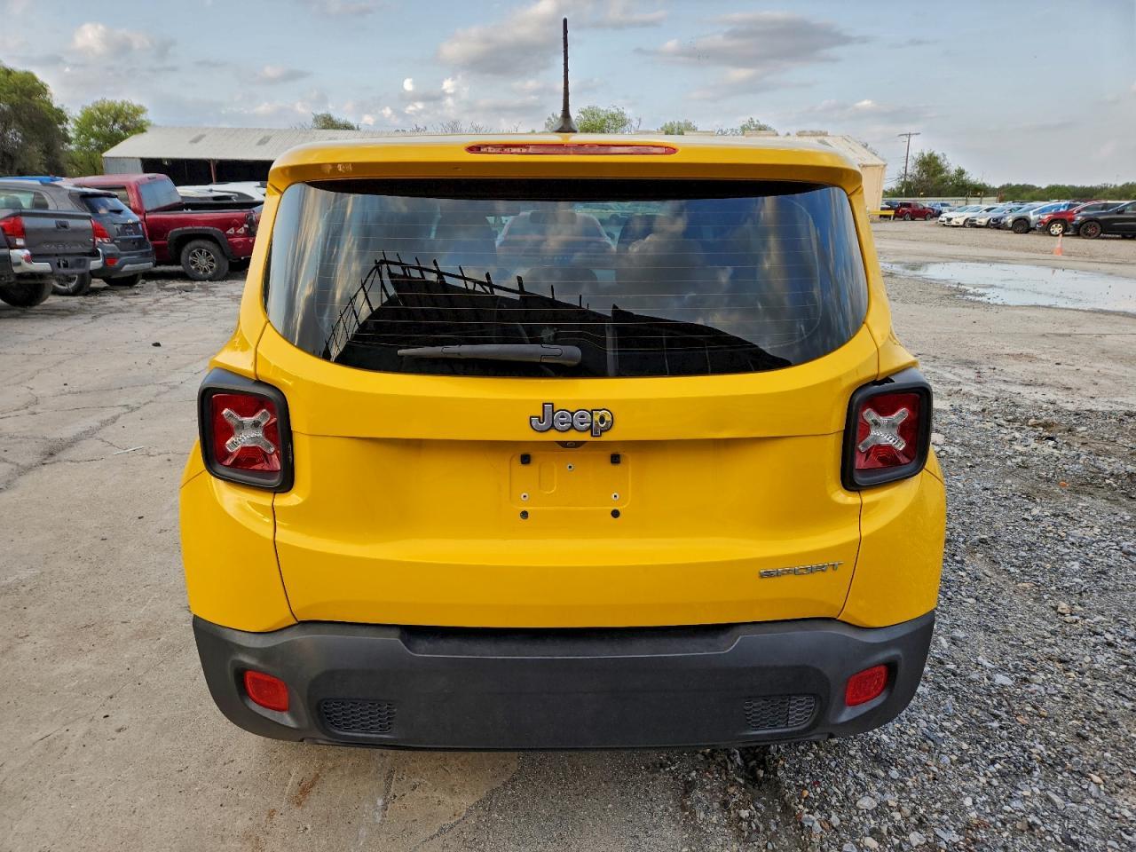 2015 Jeep Renegade Sport - Image 6
