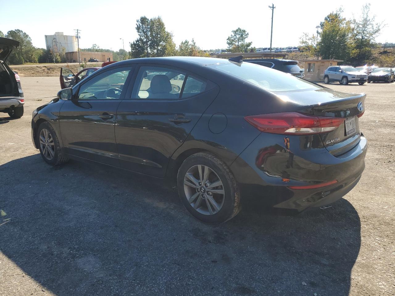 2018 Hyundai Elantra Sel - Фото 2