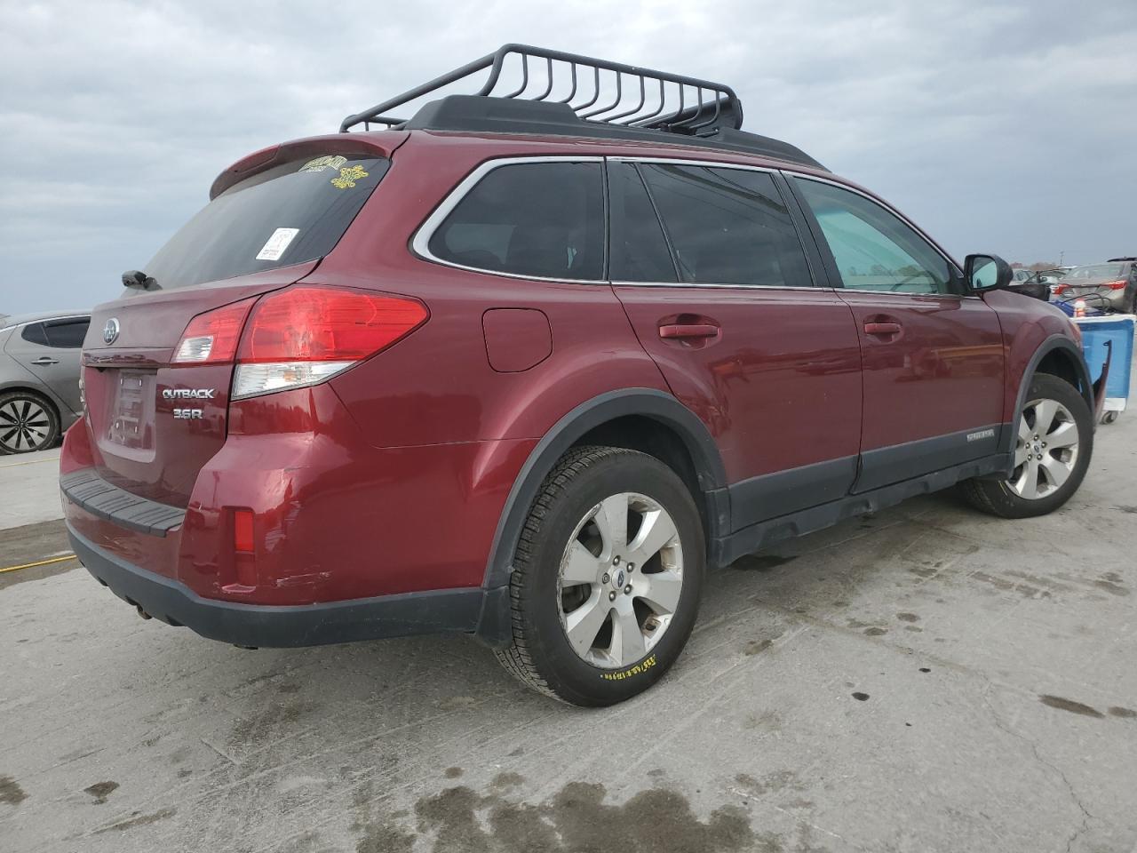 2011 Subaru Outback 3.6R Limited - Image 3