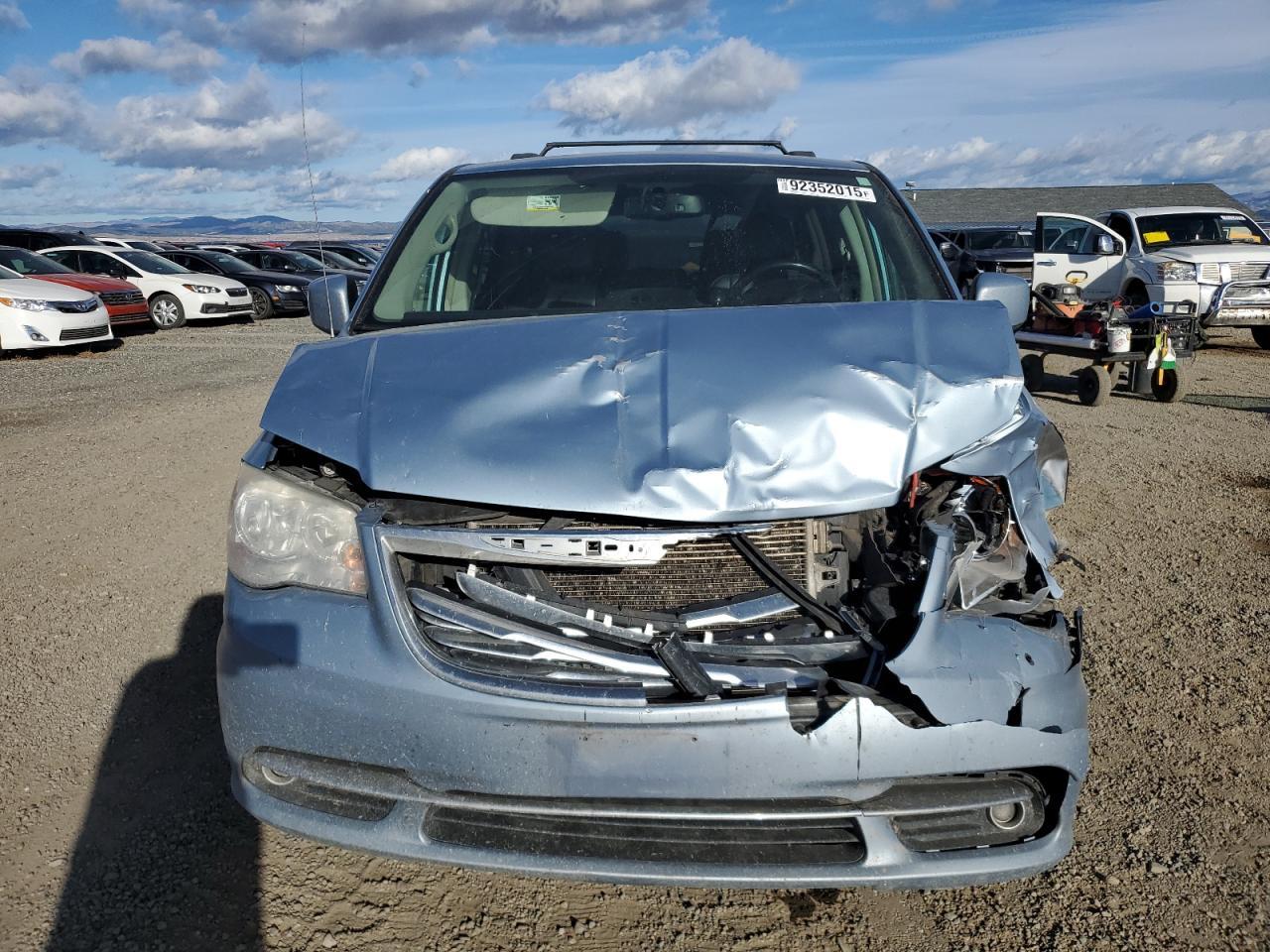 2013 Chrysler Town & Country Touring - Фото 5