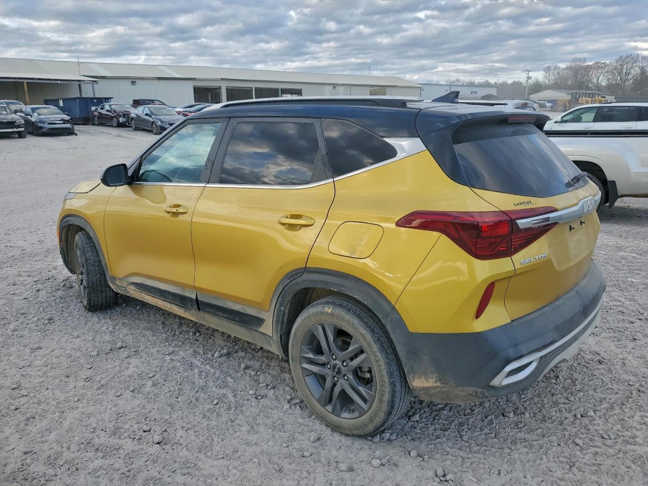 2023 Kia Seltos S - Image 2