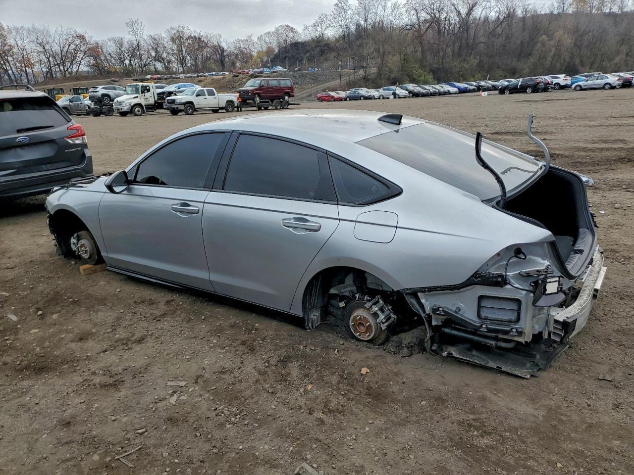2024 Honda Accord Hybrid Sport-L - Image 2