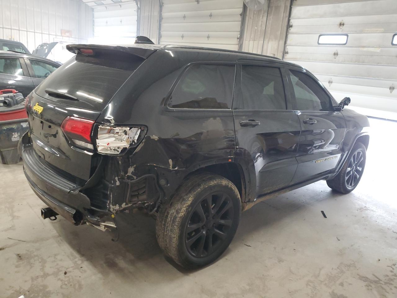 2021 Jeep Grand Cherokee Laredo - Image 3