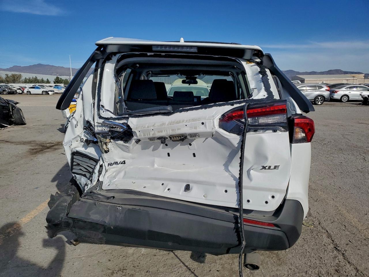 2022 Toyota Rav4 Xle - Фото 6