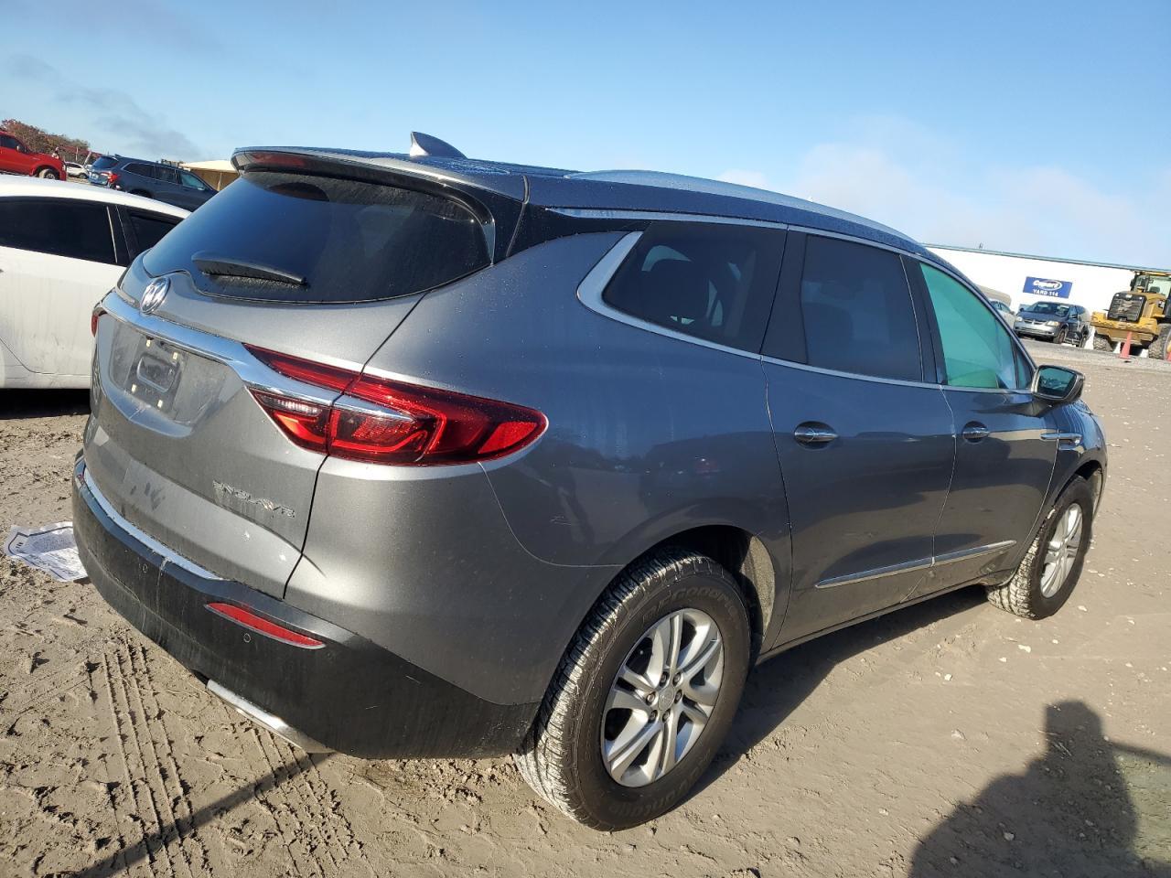 2019 Buick Enclave Essence - Image 3