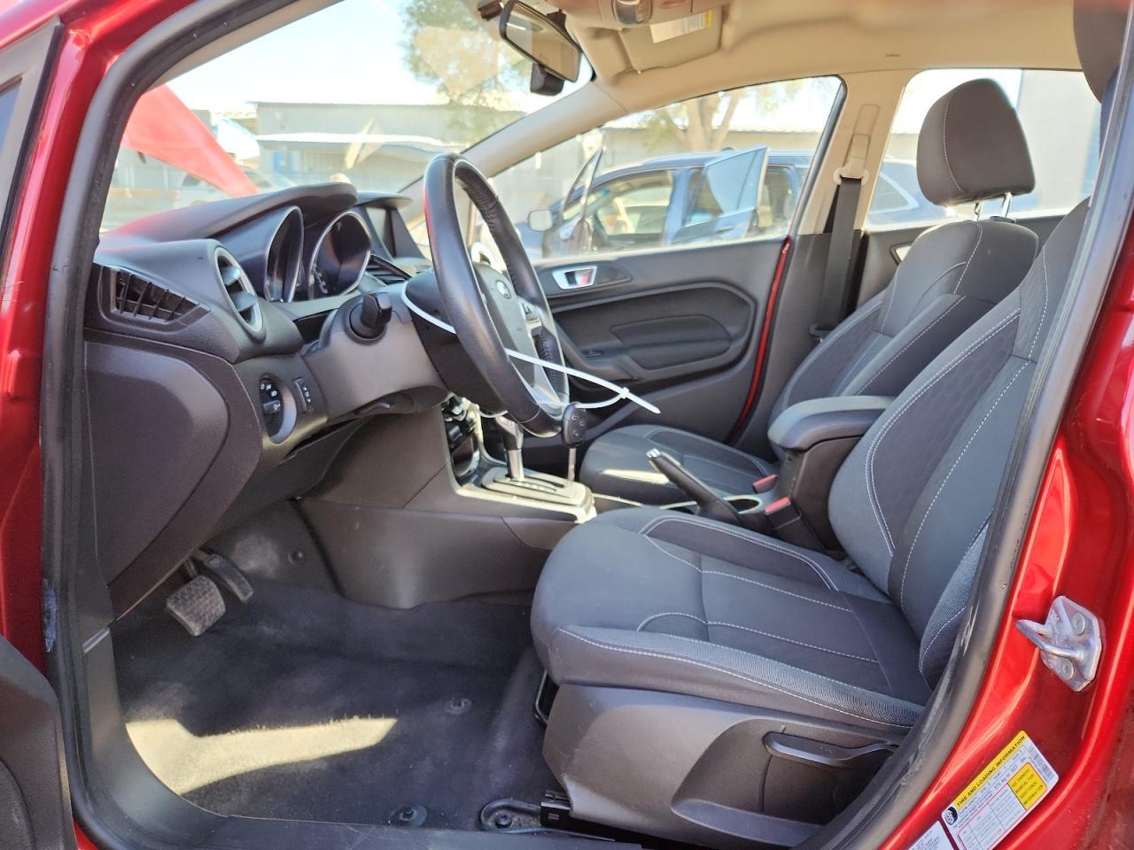 2014 Ford Fiesta Se - Фото 7