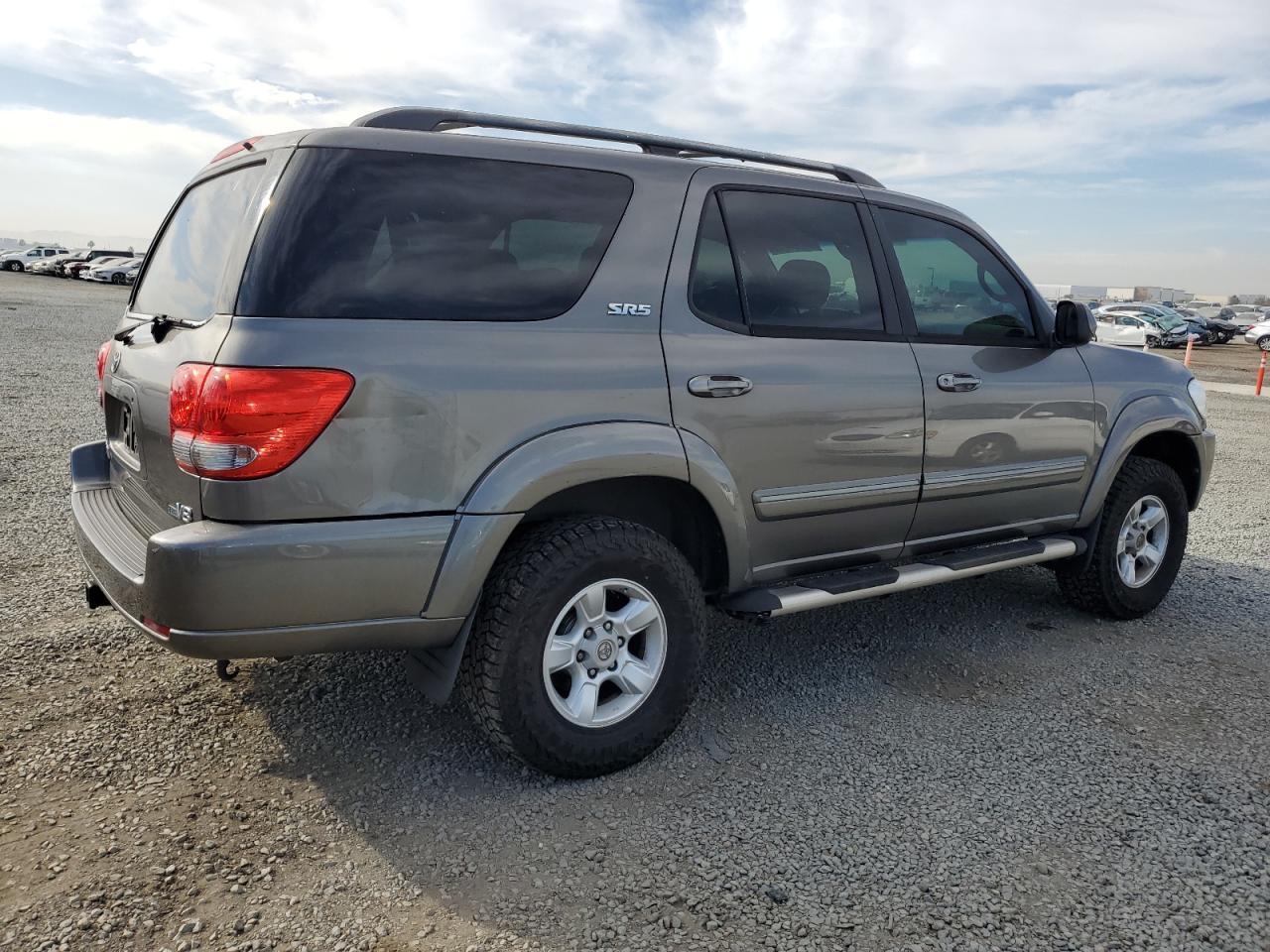 2005 Toyota Sequoia Sr5 - Image 3