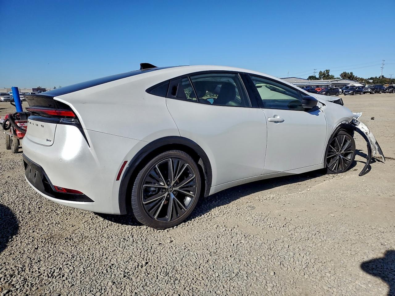 2026 Toyota Prius Le - Image 3